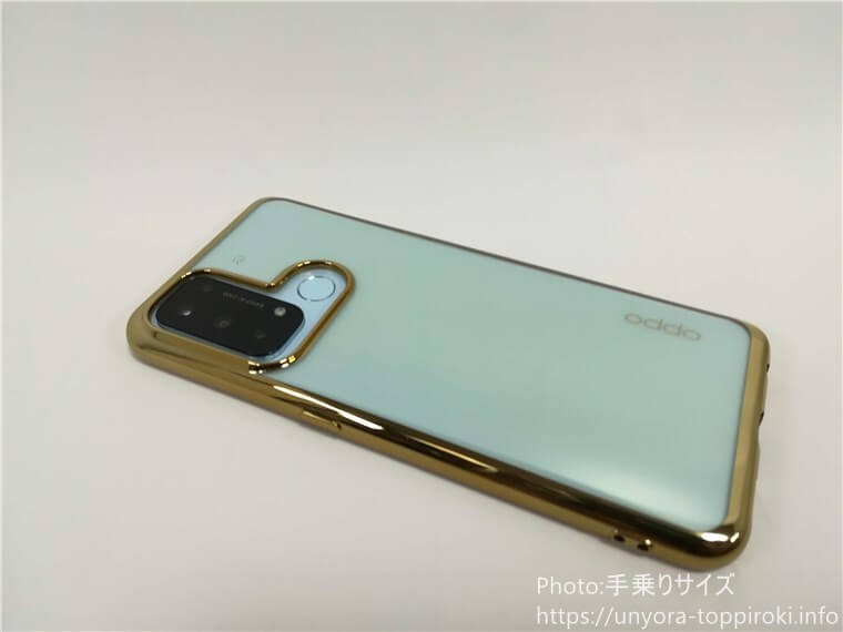 OPPO RENO5 Aに購入した本体ケースを取り付けした写真(1)